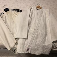Judogi Adidas e Mizuno