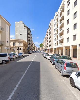 Locale + p.auto - Viale Sant'Avendrace 135/137