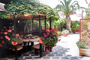 Splendida villa unifam. 2 livelli ampio giardino