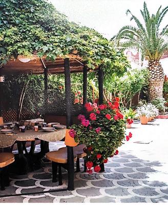 Splendida villa unifam. 2 livelli ampio giardino
