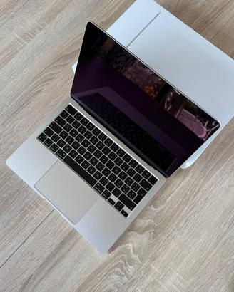 MacBook Air 13” M3 2024-16 GB RAM-256 GB SSD