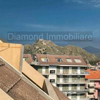 Monolocale panoramico con garage a Calatabiano