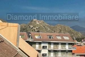 Monolocale panoramico con garage a Calatabiano