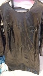 Vestito nero in pelle