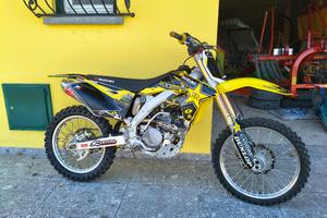 Suzuki RMZ 250 del 2008 scarico yoshimura
