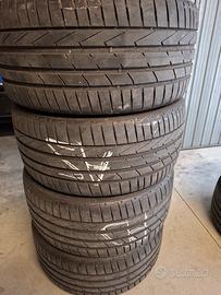 4 Pneumatici 245/35 r 19 93Y