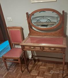 Toletta da camera con sedia