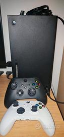 Xbox Serie X + 2 joystick 