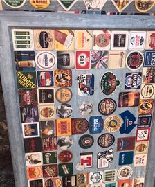 Bacheche con cartoncini pubblicità