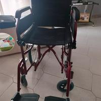 sedia a rotelle pieghevole 