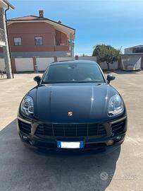 PORSCHE Macan - 2015