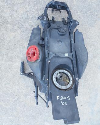 telaietto con serbatoio pompa benzina bmw f800 s