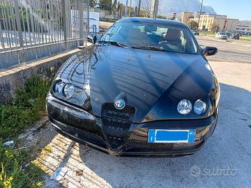 Automobile Alfa GTV JTS