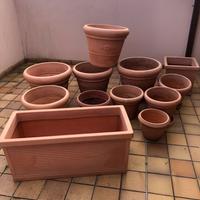 13 grandi vasi in plastica