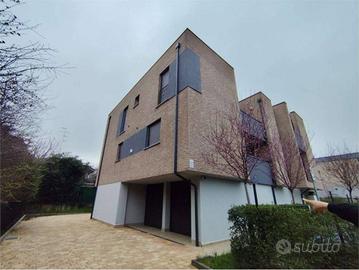 Attico / Mansarda di 110 m² con 4 locali e box aut