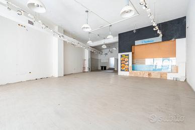 Ampio locale commerciale Stampace