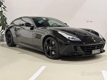 Ferrari GTC4Lusso - Sollevatore