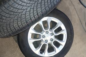 Ruote 4 stagioni + cerchio in lega 215/60 r17