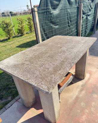 Tavolo da giardino in granito