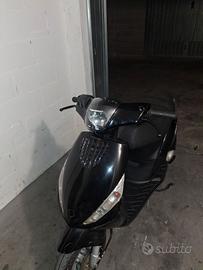 Scooter piaggio  zip 50 4t
