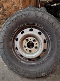 gomme 225 75 16 Michelin 