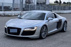 AUDI R8 4.2 V8 firmata da walter de silva