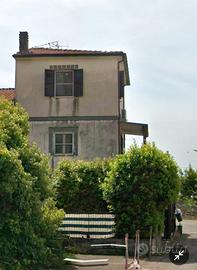 Casa con 2 appartamenti