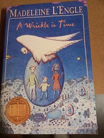 A Wrinkle in Time di Madeleine L’Engle – inglese