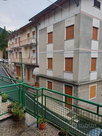 Immobile di 12 appartamenti + cortile + garage