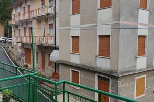 Immobile di 12 appartamenti + cortile + garage