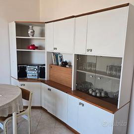 Soggiorno completo di tavolo e sedie 90 euro