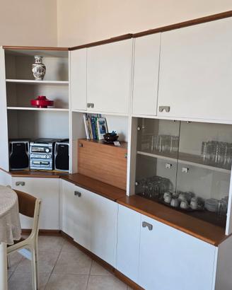 Soggiorno completo di tavolo e sedie 90 euro