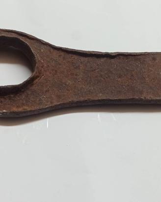 Antica testa da piccone o martello militare
