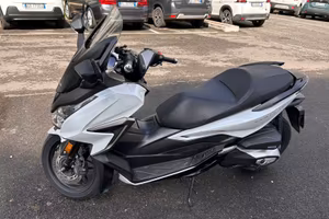 Honda Forza 350 bianco