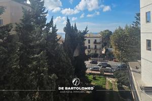 Luminoso appartamento in via Umbria