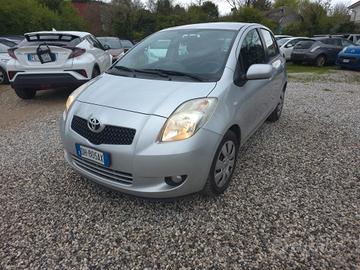 Toyota Yaris 1.3 5 porte Navi