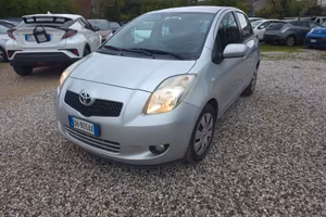 Toyota Yaris 1.3 5 porte Navi