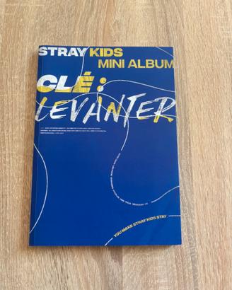 STRAY KIDS MINI ALBUM CLE: LEVANTER
