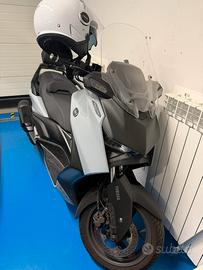 Nuovissimo YAMAHA - XMAX 300
