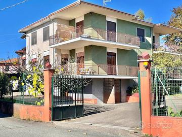 Villa di 384 m² con più di 5 locali e box auto dop