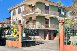 Villa di 384 m² con più di 5 locali e box auto dop