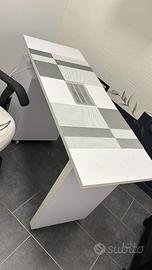 Tavolino per manicure