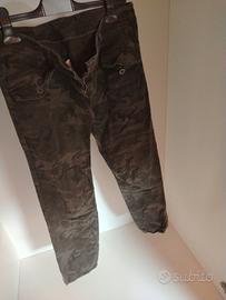 pantaloni