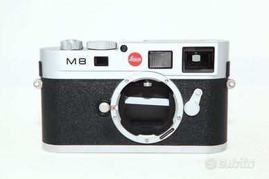 Leica M8 cromata con impugnatura (F1288B)