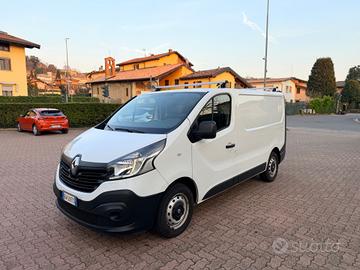 FURGONE RENAULT TRAFIC