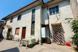 CASA SEMINDIPENDENTE A PONTEVICO
