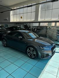 Audi TT Coupé 40 TFSI S tronic Sline