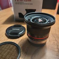 Samyang 12 mm F2.0 APS-C Fuji X nero