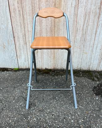 Sedia sgabello con seduta e schienale in legno
