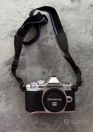 Olympus OM-D E-M10 Mark III